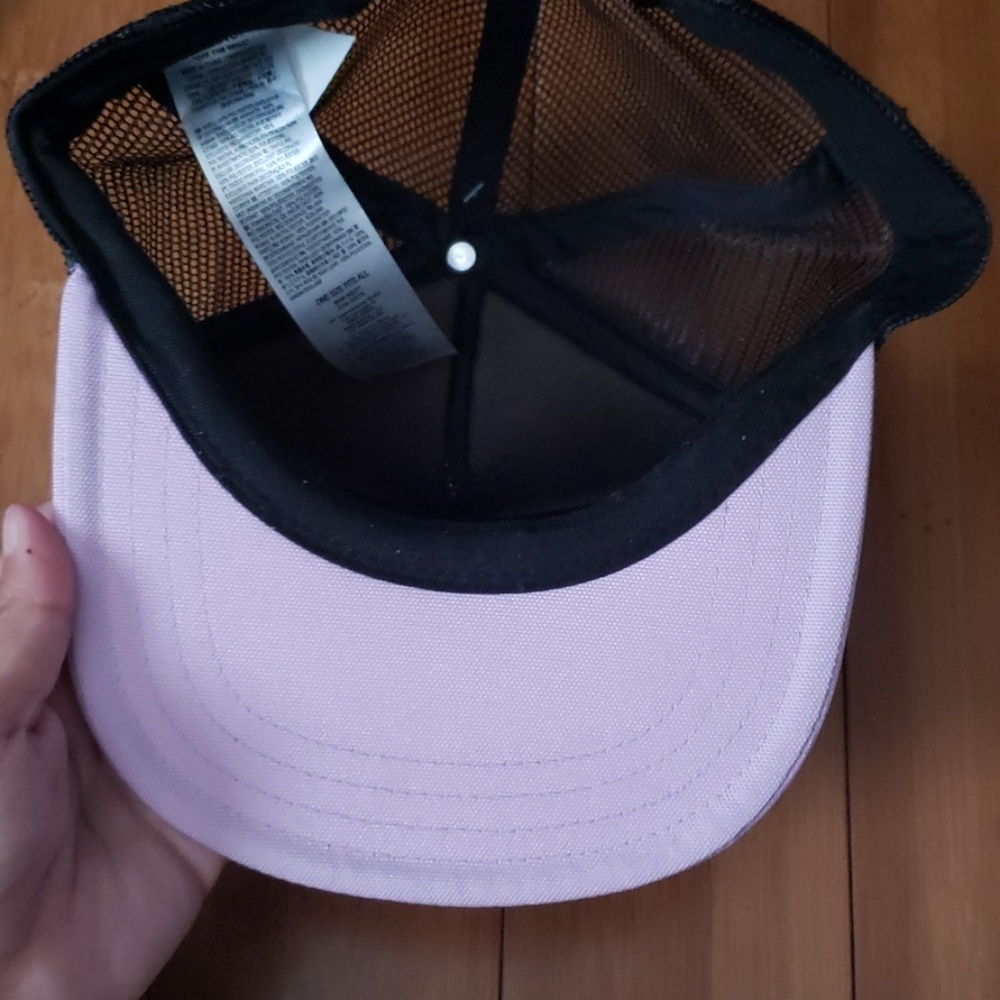Nwt Soft pink vans hat - Picture 2 of 3